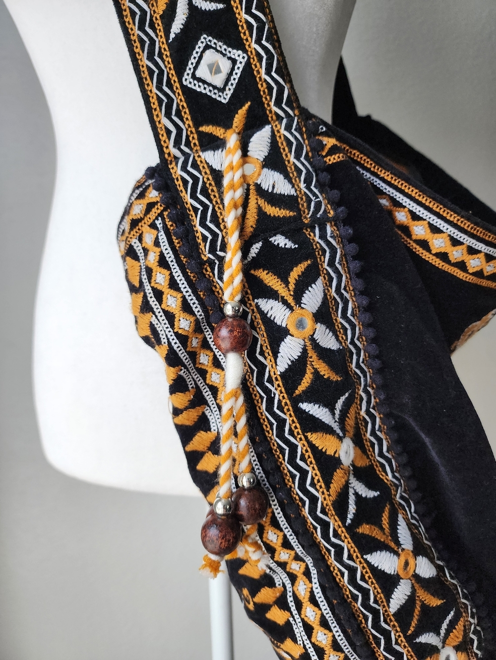 Free People RARE Vic Velvet Embroidered Slouchy Boho Bag In Moody Midnight - Picture 15 of 16